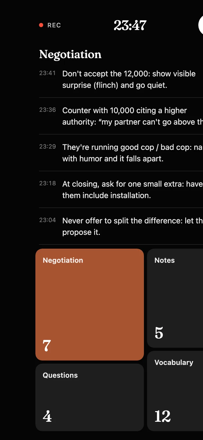 Lira's window during a call: the live advice board.